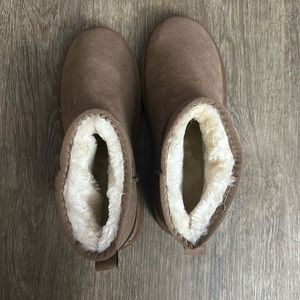 ugg knockoffs. Never worn. Too small. Accidentally ordered wrong size